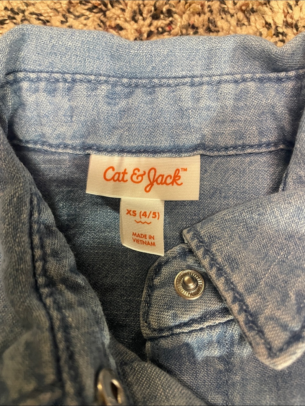 Cat & Jack Light Denim Shirt with Snap Pockets Girls 4/5 | NWT - Picture 3 of 3